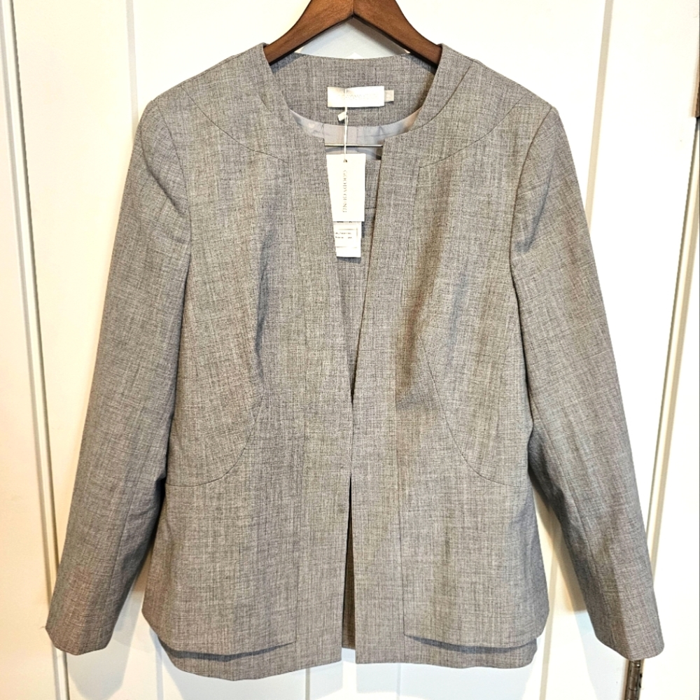 Beautiful suit BNWT